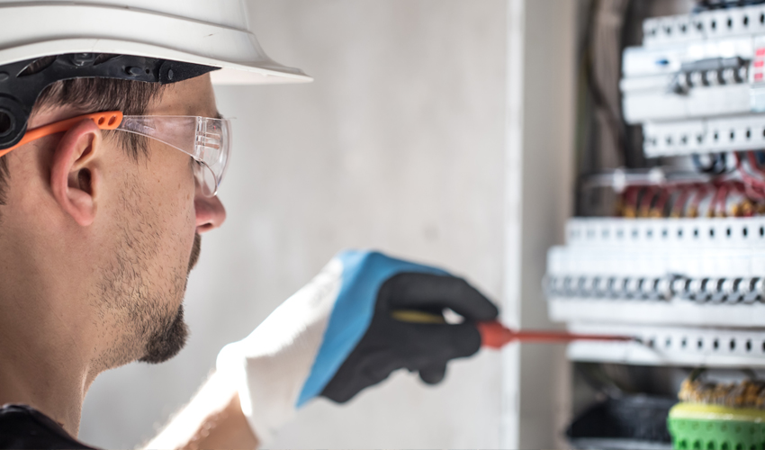 pic of electrician wiring consumer board